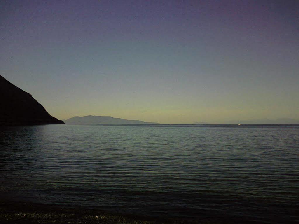 Villa Marabou Poros  Esterno foto